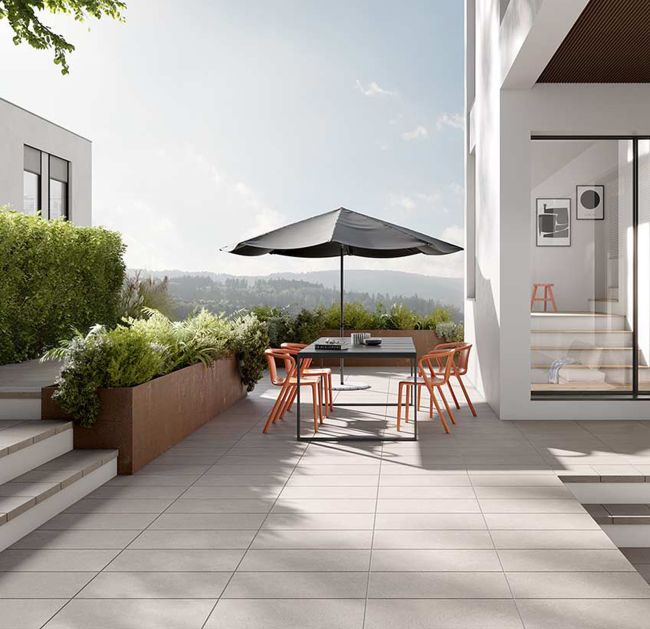 Fliesen Schweizer Fliesenleger Terrassenfliesen in creme